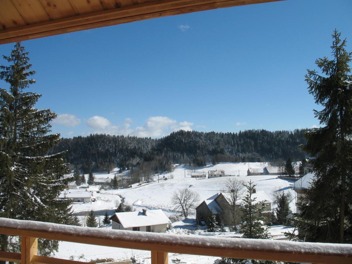 Ferienwohnung Les Loges Du Jura 4 Etoiles Nanchez Exterior foto